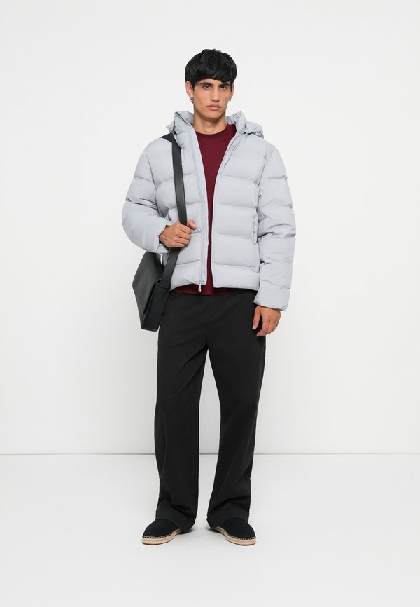 Calvin Klein QUILTED BONDED CHANNEL