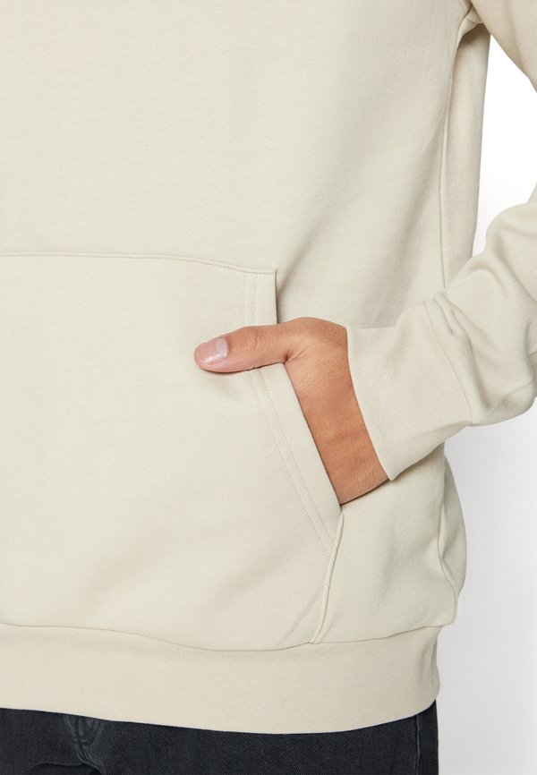 Pier One by Zalando