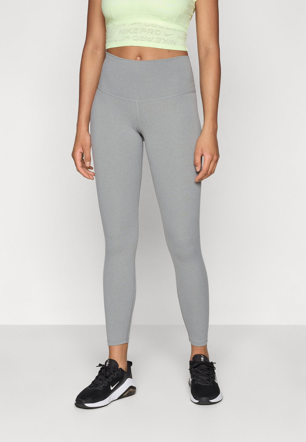 Nike Performance YOGA