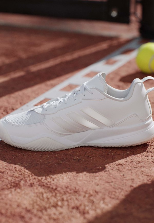 adidas Performance AVAFLASH