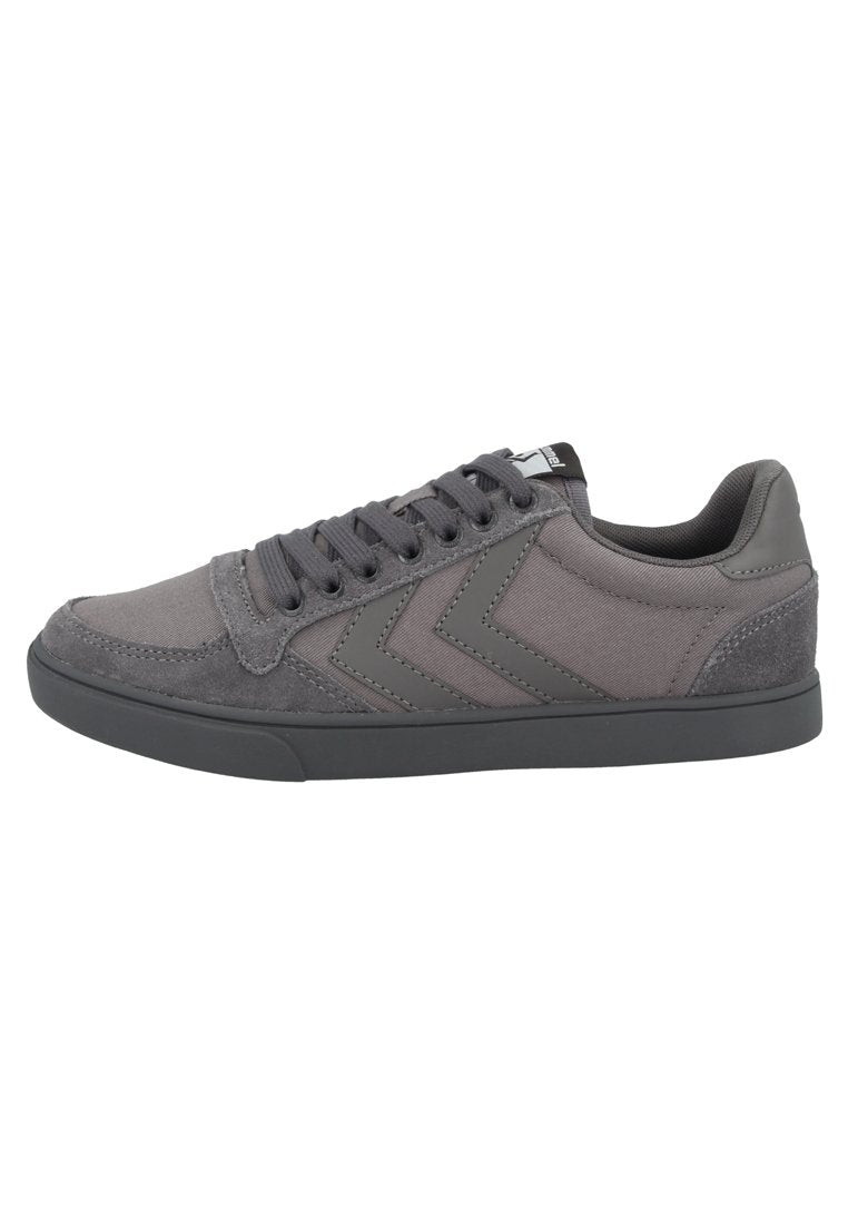 SLIMMER STADIL TONAL LOW Media 1