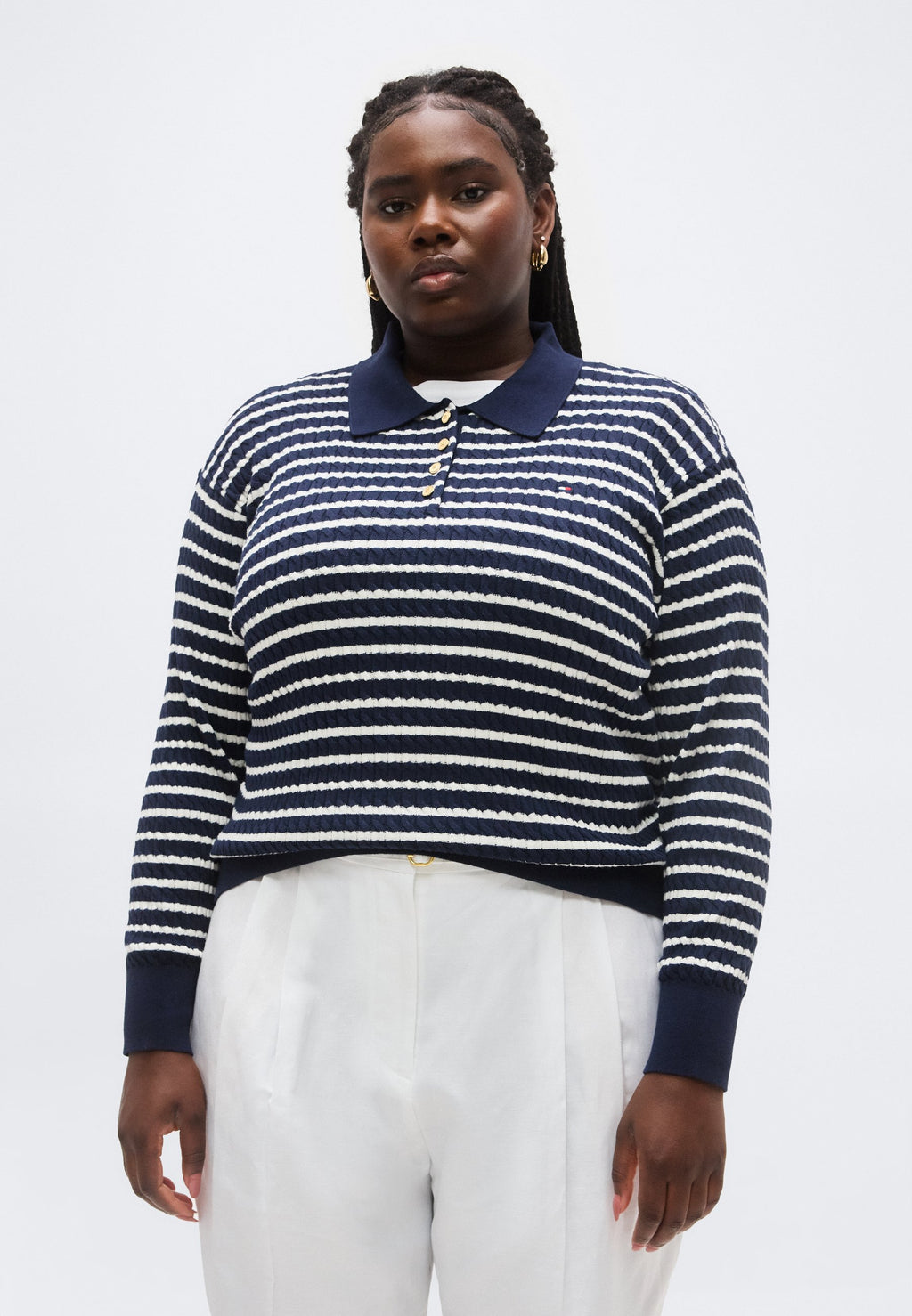 CURVE CABLE KNIT RELAXED POLO JUMPER Media 3