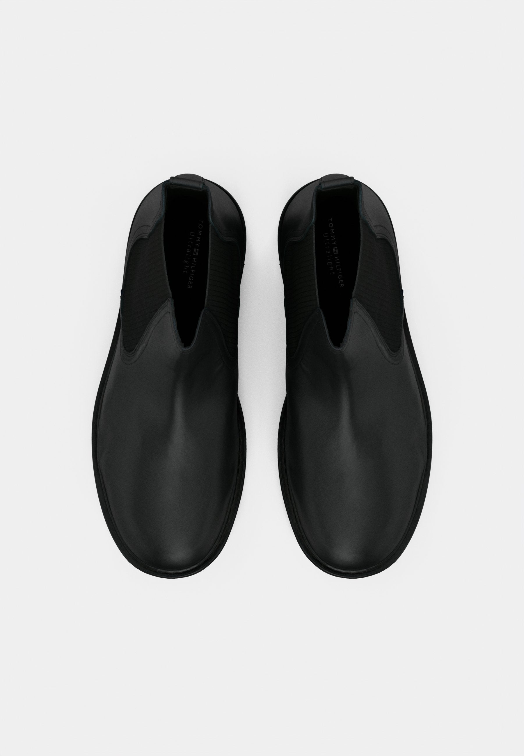 LIGHTWEIGHT LEATHER CHELSEA BOOTS Media 4