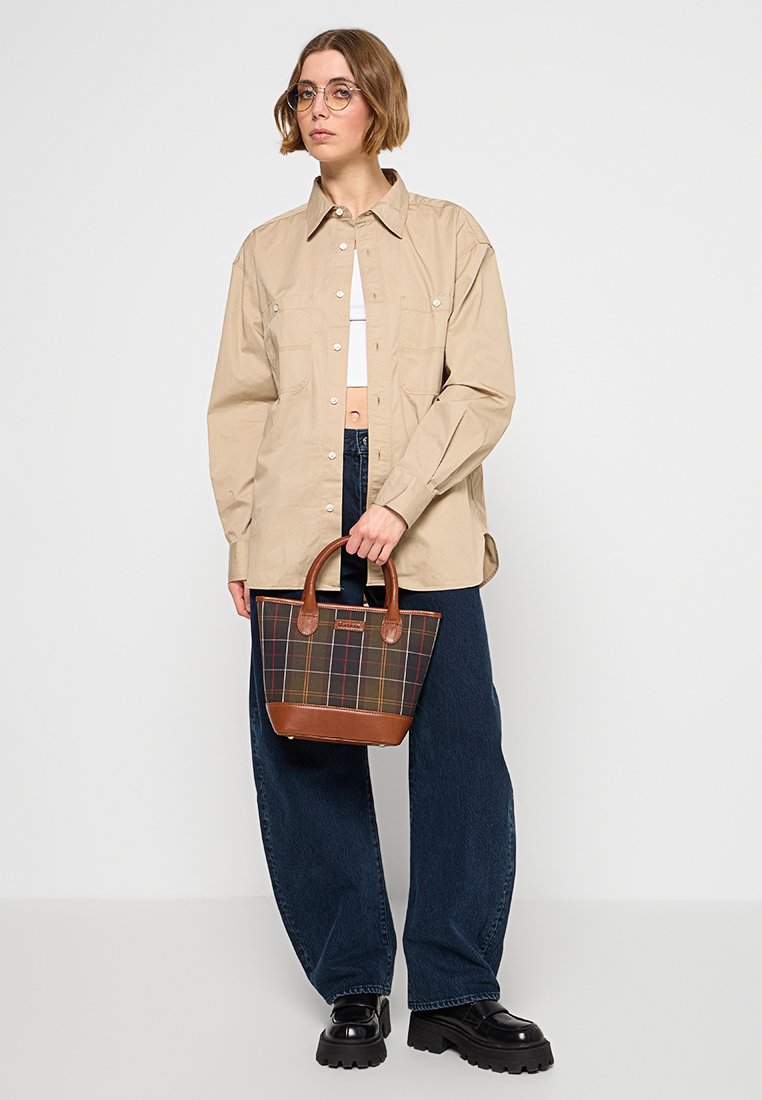 GANT OVERSIZED FIT