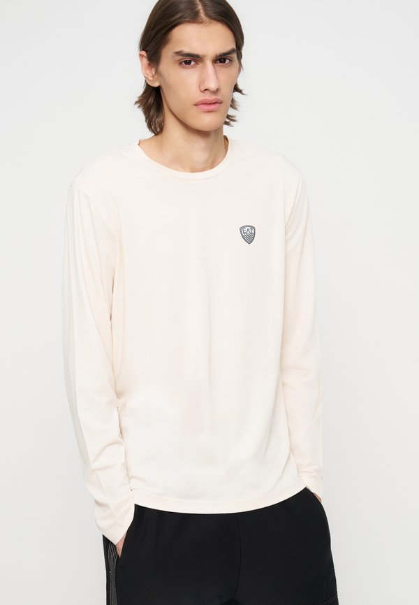 EA7 Emporio Armani