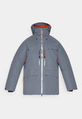Graue isolierte Jacke mit Kapuze, orangefarbenen Akzenten, einem Reißverschluss vorne und mehreren Reißverschlusstaschen. Glatte Textur, gesteppte Gestaltung.