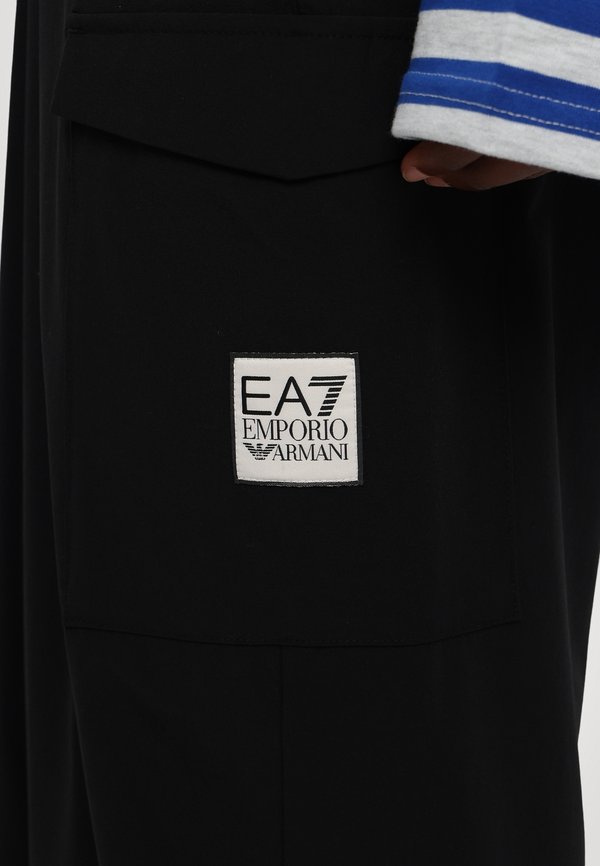 EA7 Emporio Armani PANTALONI