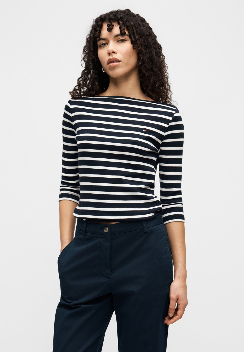 WASHED SLIM STRAIGHT LEG CHINOS Media 5