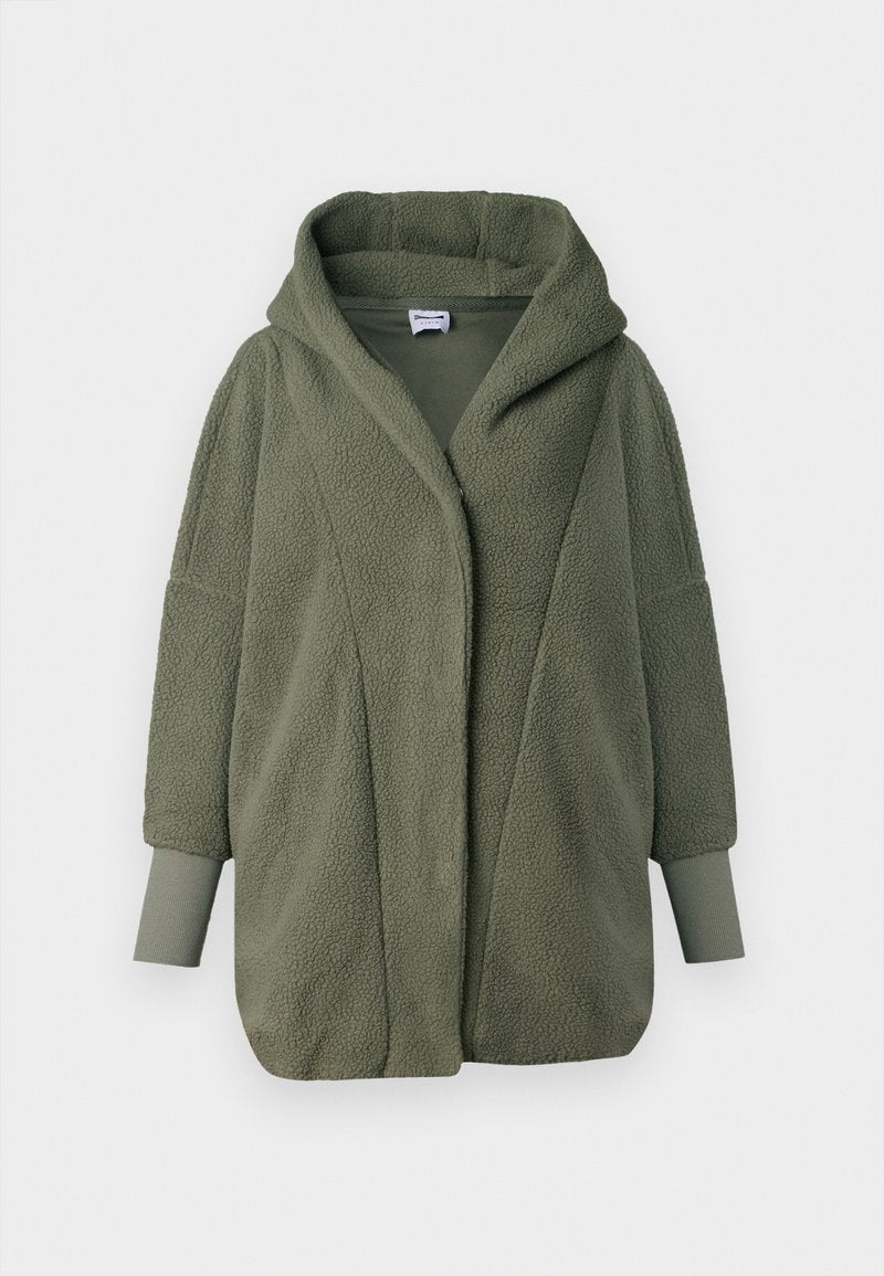 igan Fleece Media 1