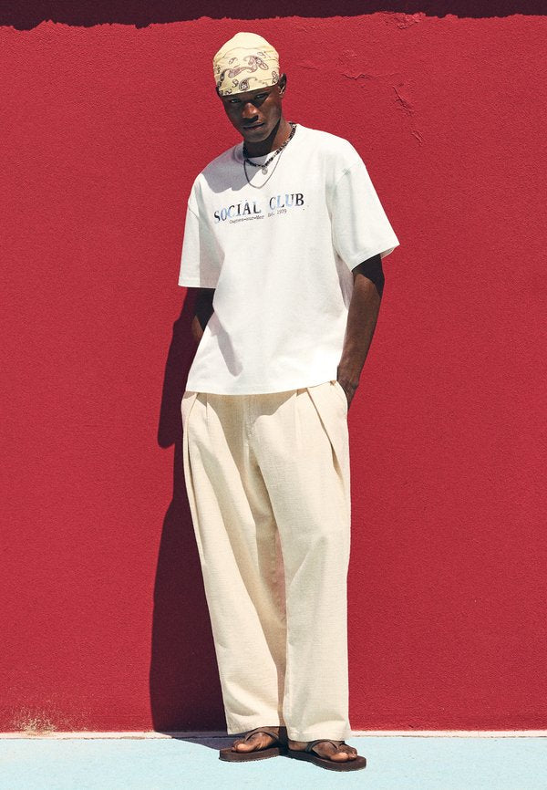 Bershka RELAXED PRINT T-SHIRT - Print T-shirt - white