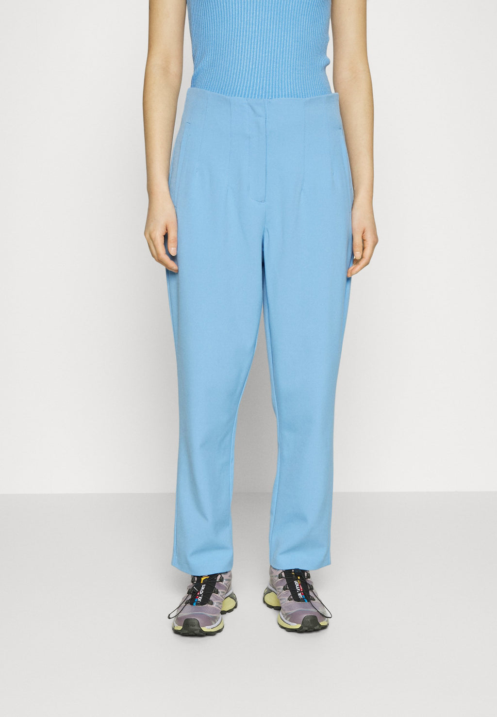 Vero Moda Petite VMKIRALOA TAPERED SOLID PANT