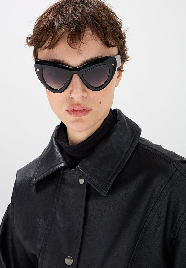 MARC JACOBS MARC