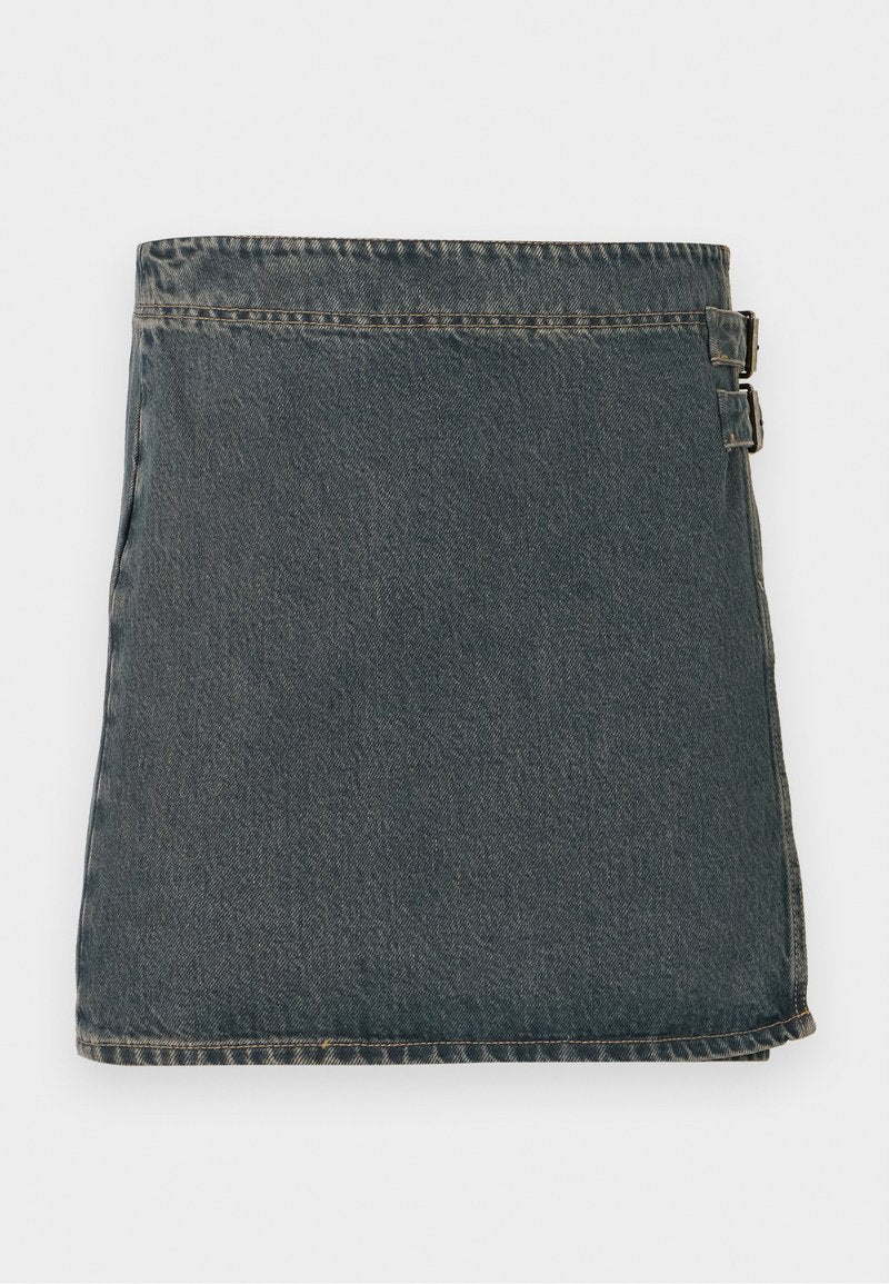 SABETHY BUCKLE SKIRT Media 1