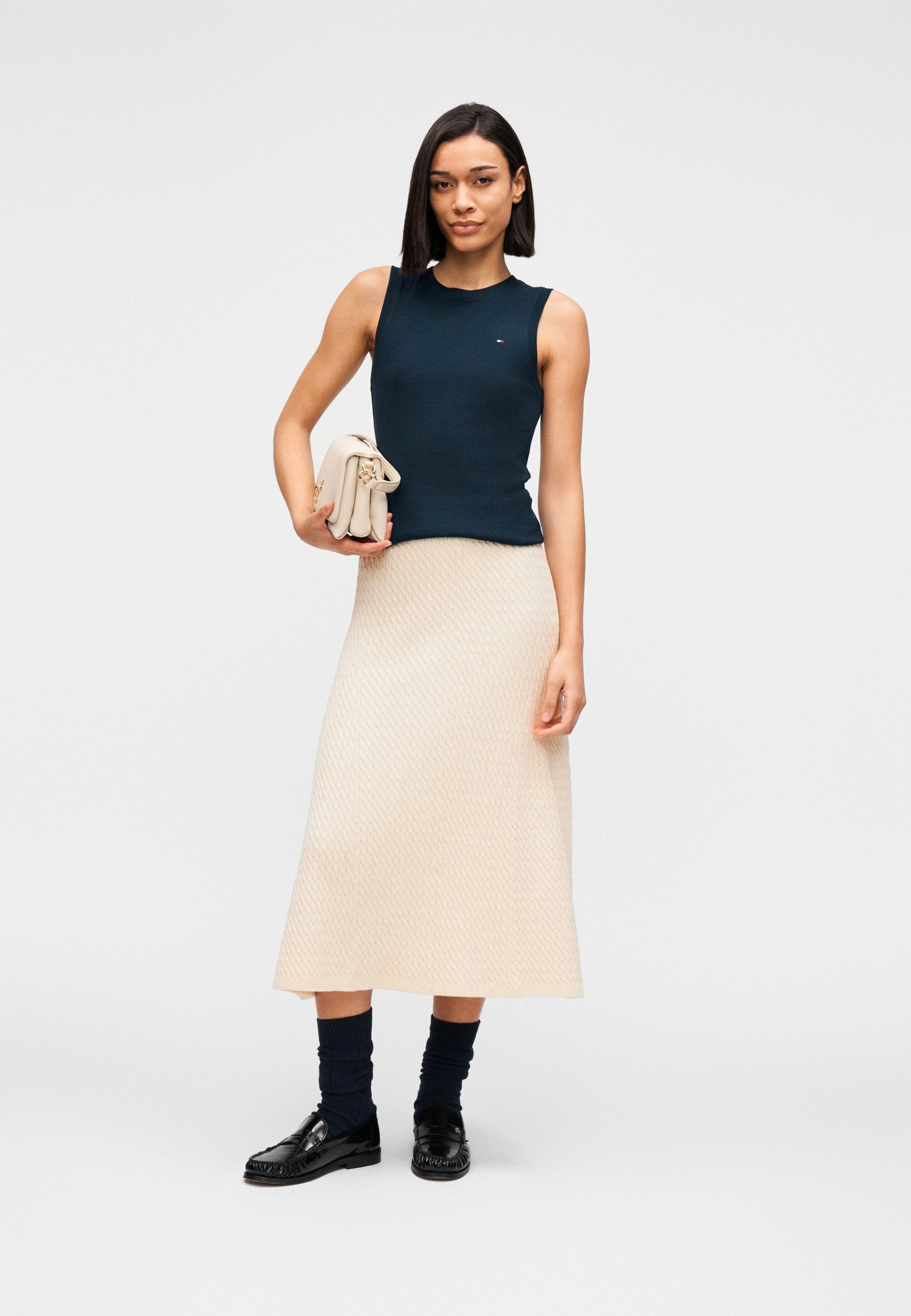 FINE CABLE KNIT MIDI A-LINE SKIRT Media 2