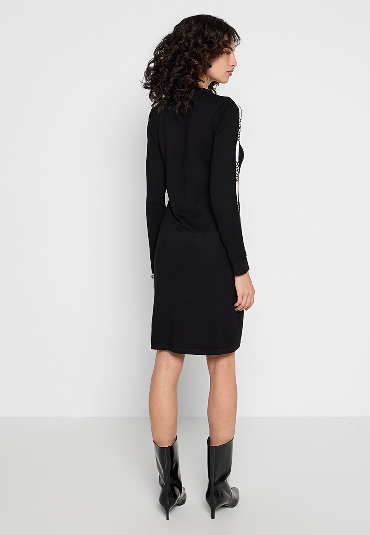 DKNY