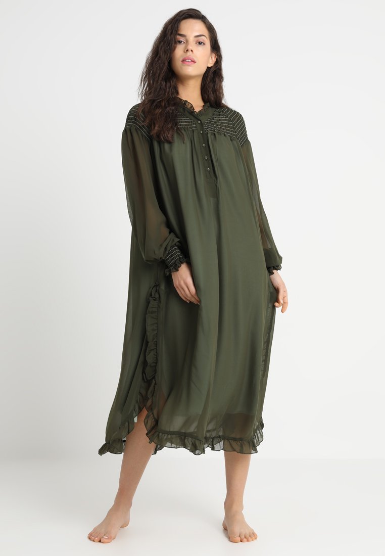 We are HAH STREET SWEEPER DRESS