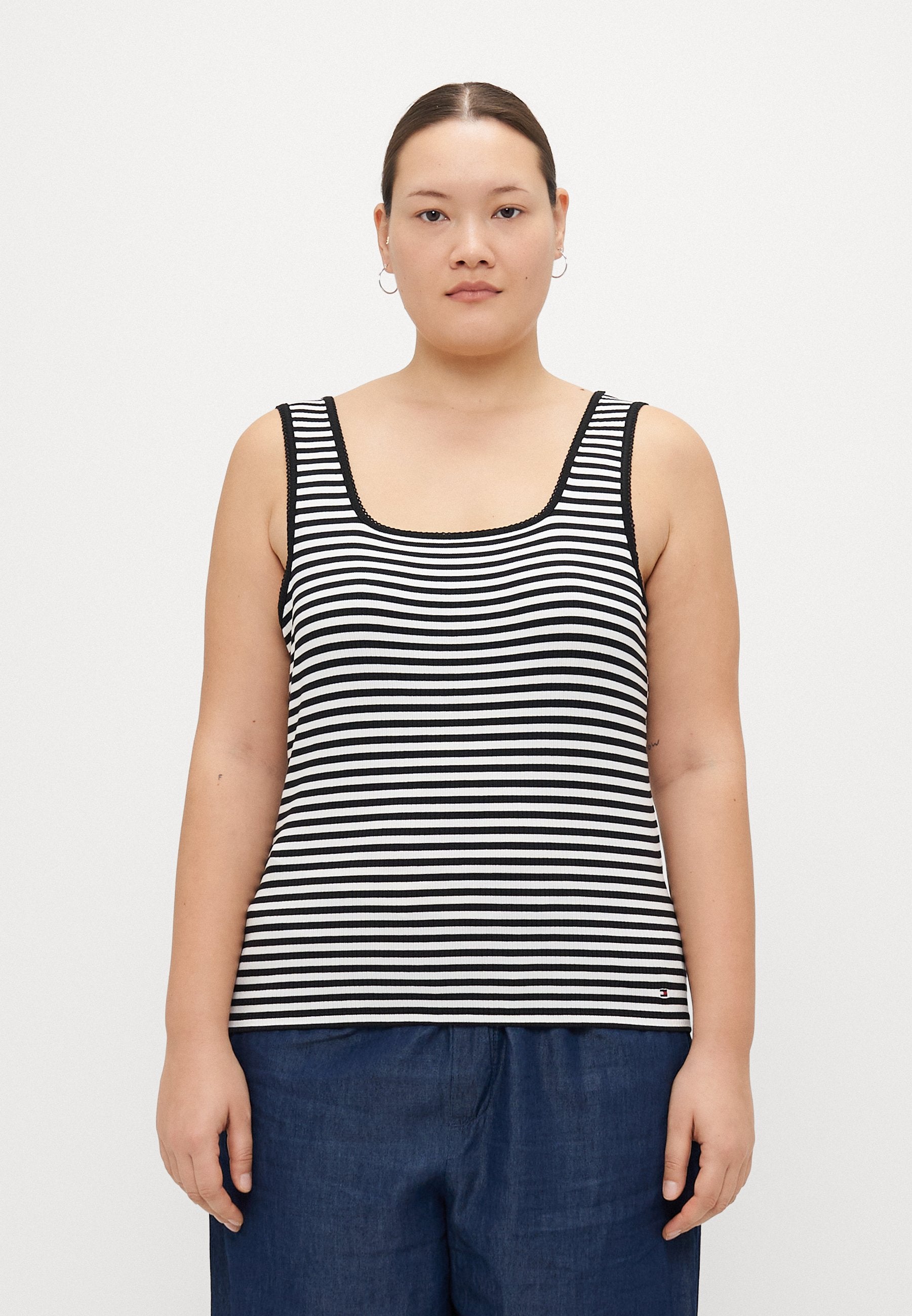 Tommy Hilfiger Curve SLIM SQUARE