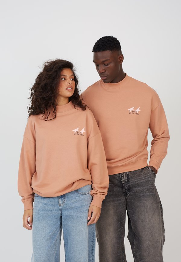 LEGACY STUDIOS UNISEX