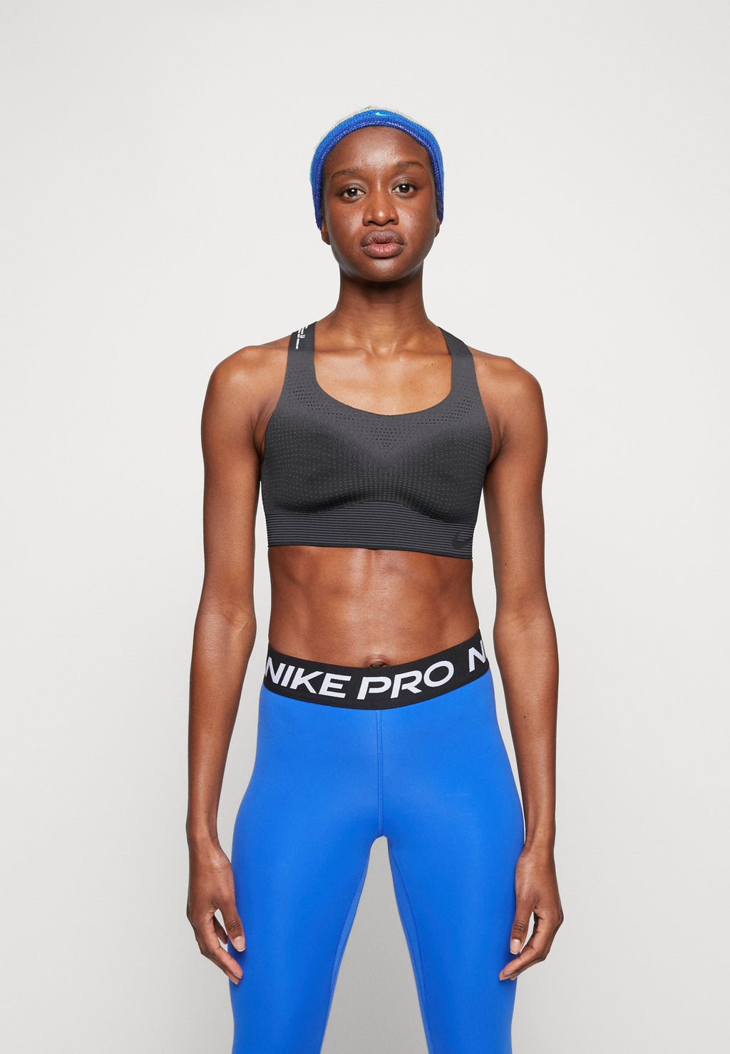 Nike Performance NIKE SWOOSH FLYKNIT WOMEN'S HIGH-SUPPORT NON-PADDED SPORTS BRA