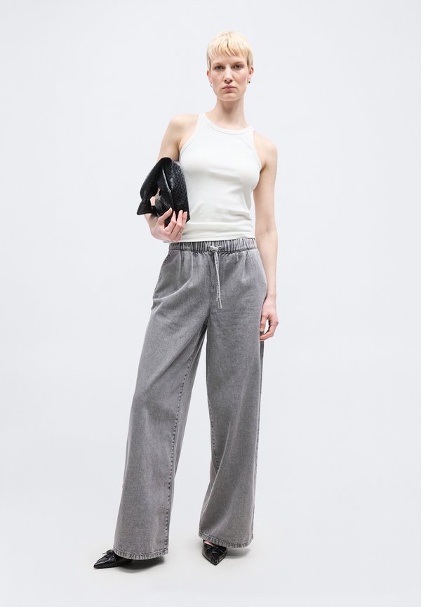Vero Moda Tall VMVALERIA PULL UP