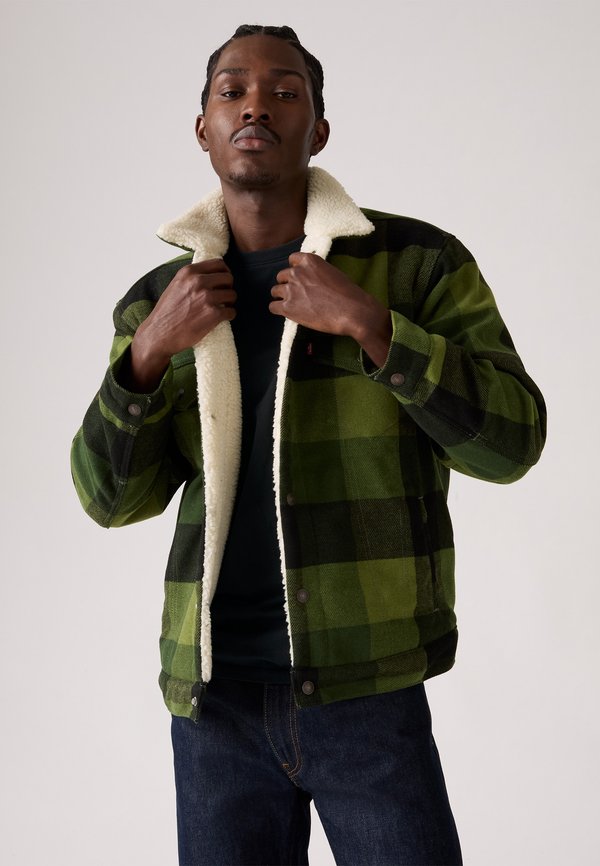 Levi's® RELAXED FIT