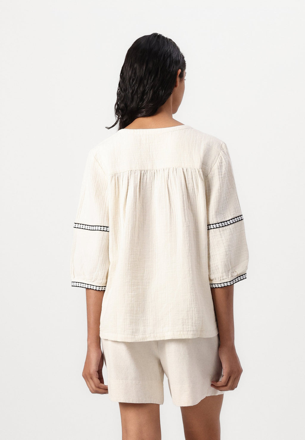 VILA VITOVANA V NECK