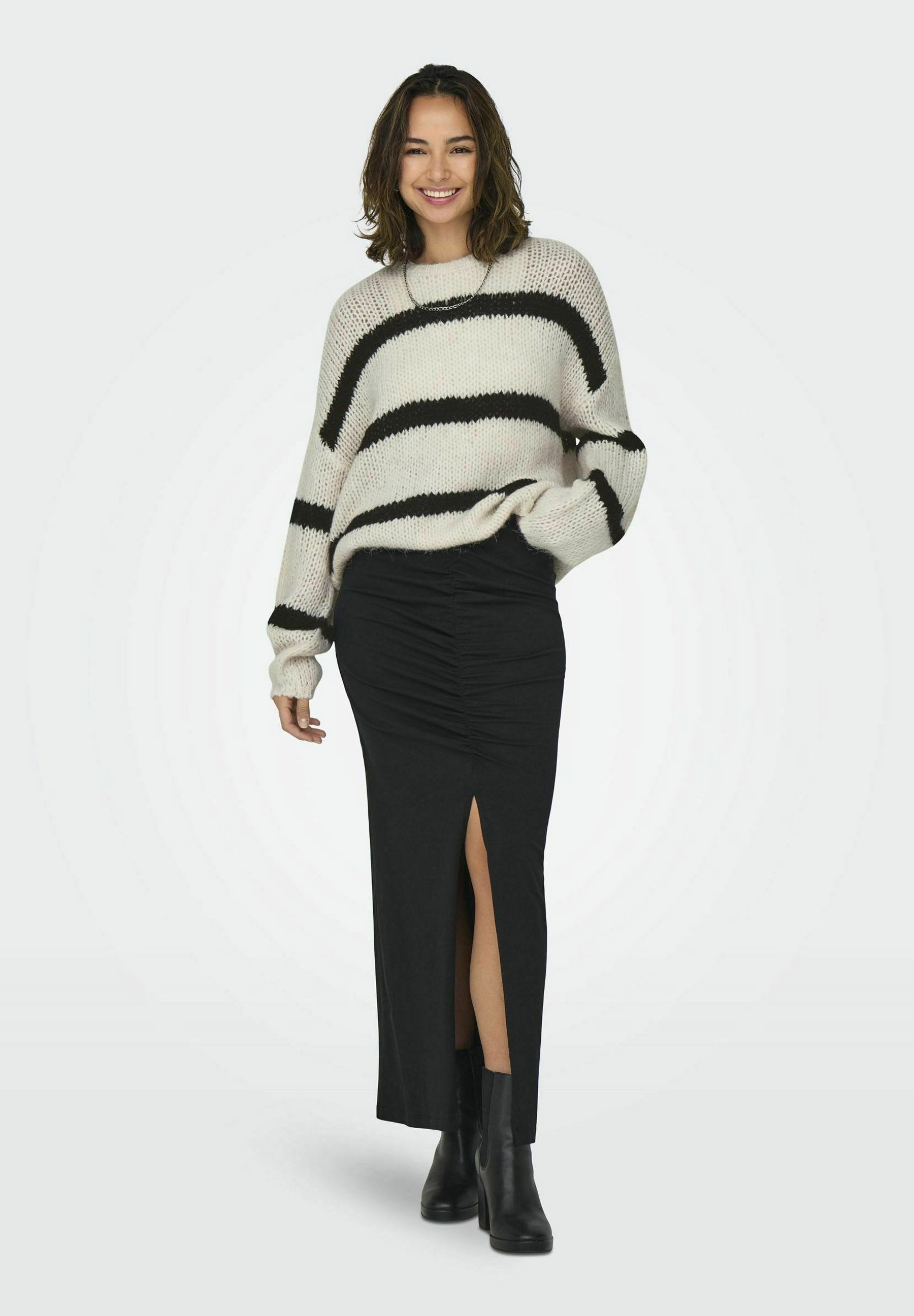 Knitted ONLJACKIE Knitted Media 1