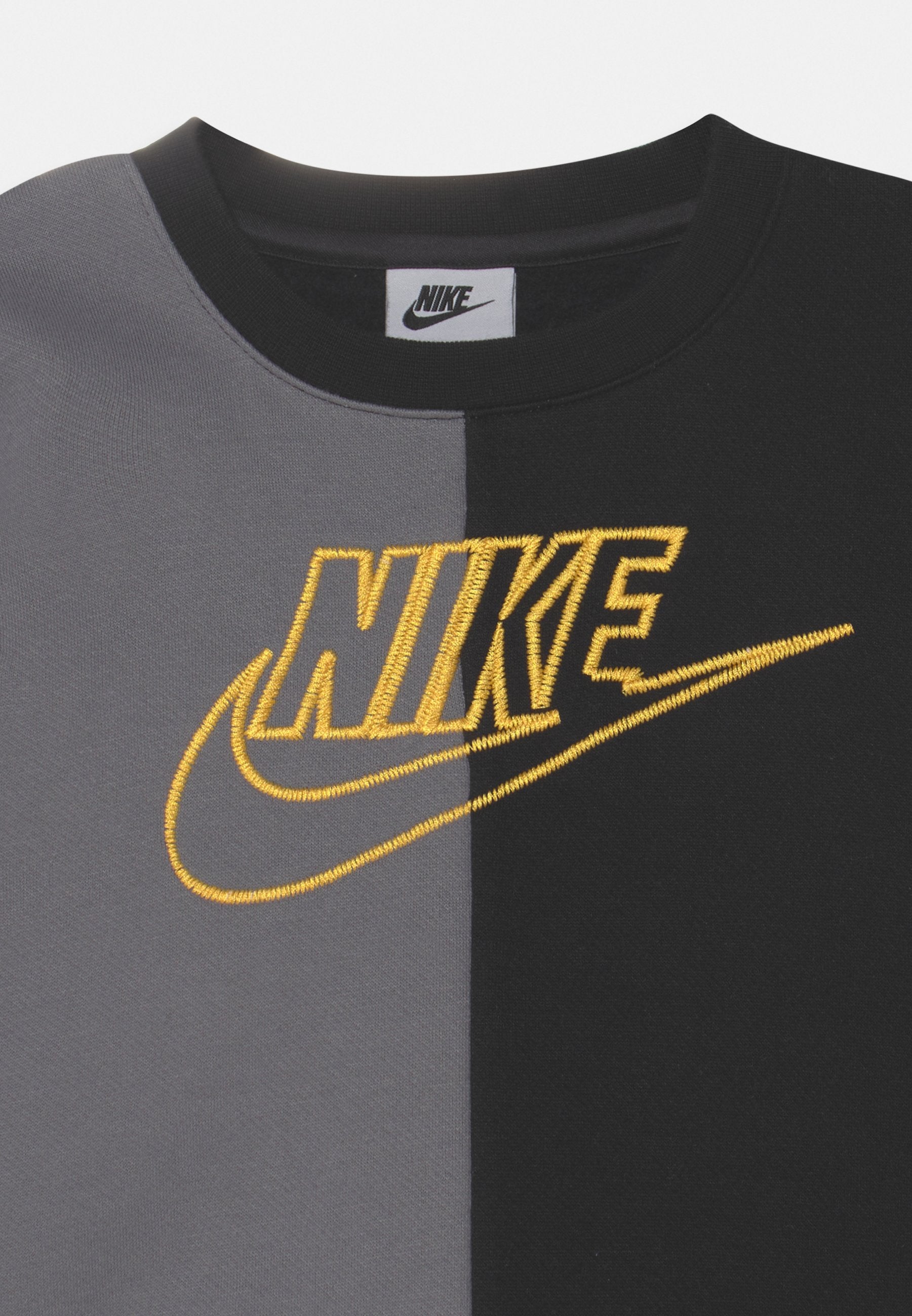 Nike Sportswear AMPLIFY CREW UNISEX SET