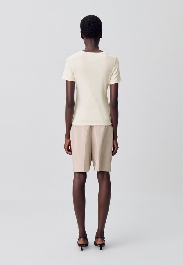 Claudie Pierlot