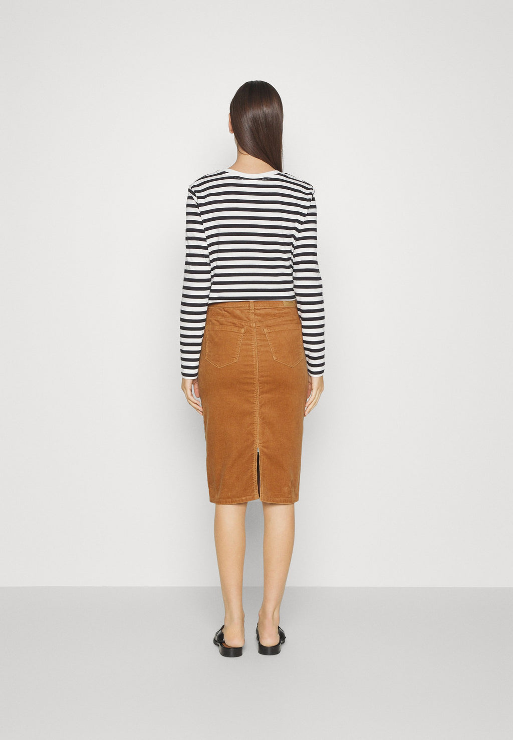 SKIRT Media 6