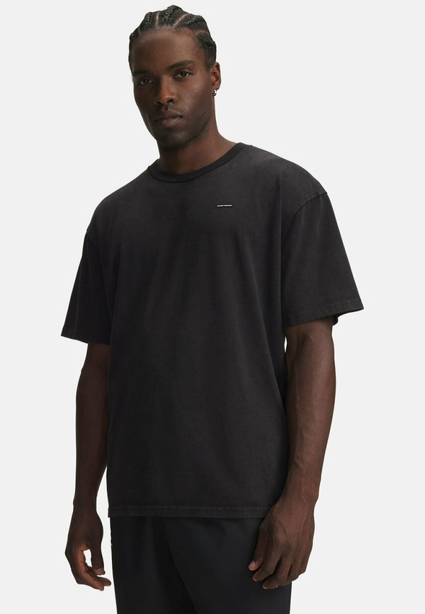 Under Armour HEAVYWEIGHT WASH - Basic T-shirt - ultimate black