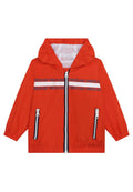 Helle orange Kapuzenjacke für Kinder mit Frontreißverschluss, seitlichen Reißverschlusstaschen und "Timberland"-Textbändern über der Brust.