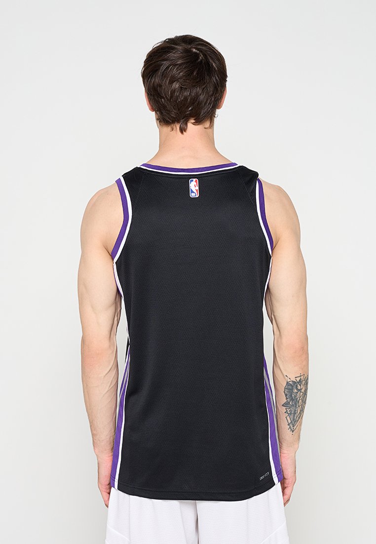 Nike Performance