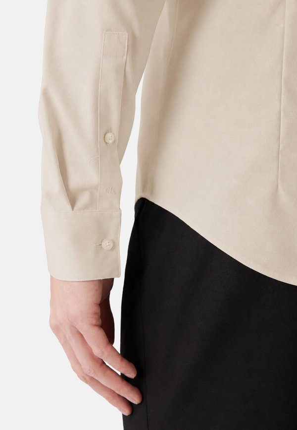 Calvin Klein SLIM FIT