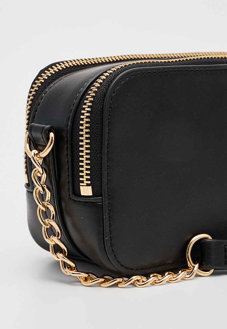 Love Moschino