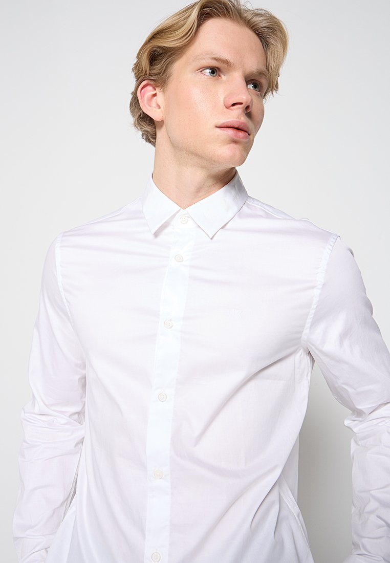 REGULAR FIT Media 5