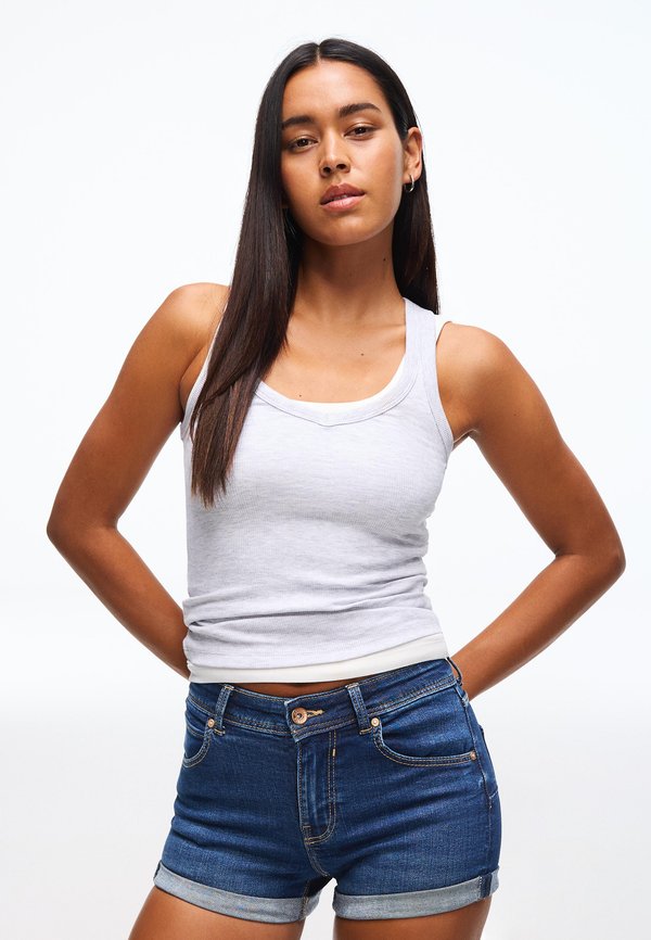 Bershka ROLL-UP - Denim shorts - dark blue