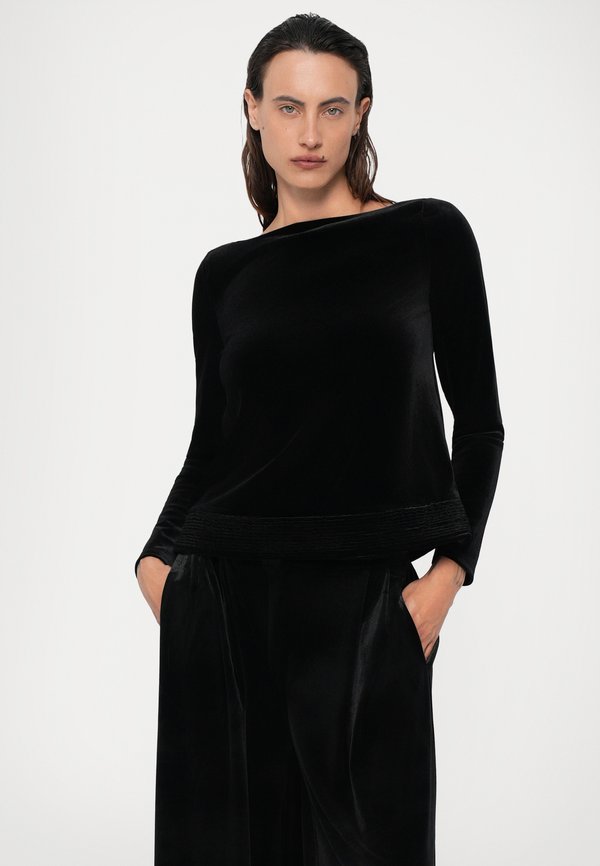 Norma Kamali PLEATED PANT