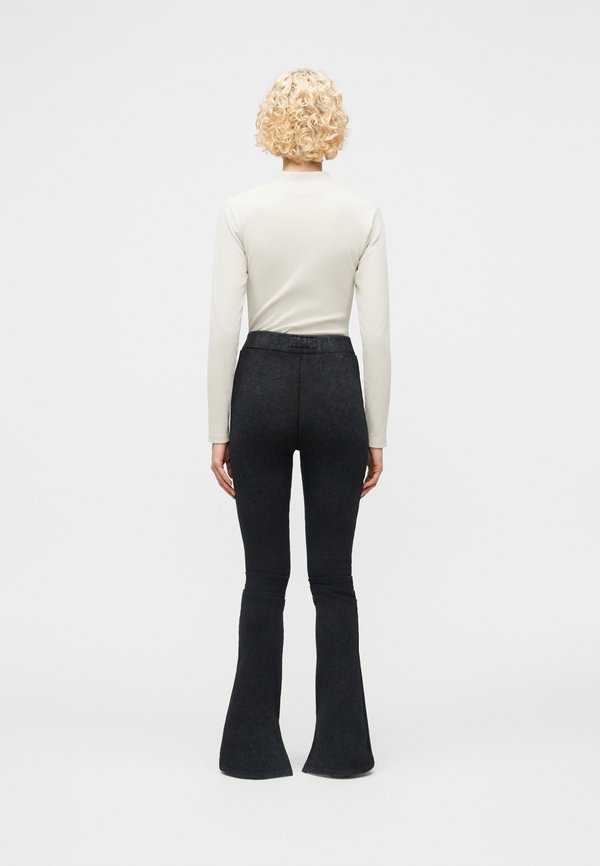 Alpha Industries WORLD FLARED PANT