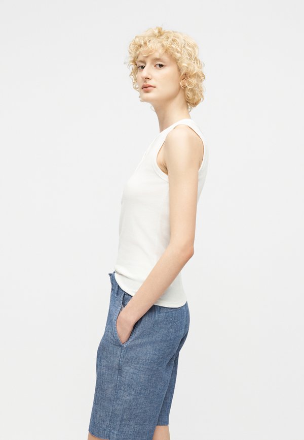 GAP DOWNTOWN