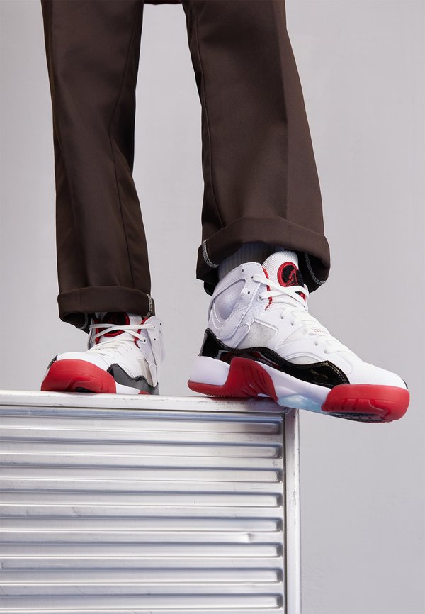 Jordan JUMPMAN TWO TREY