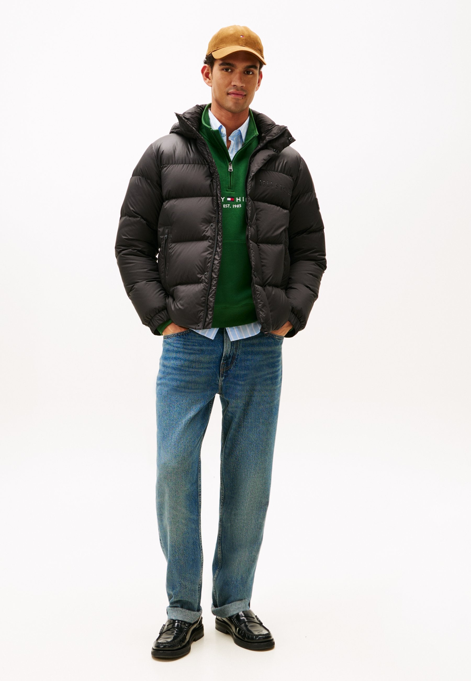 HOODED PUFFER Media 2