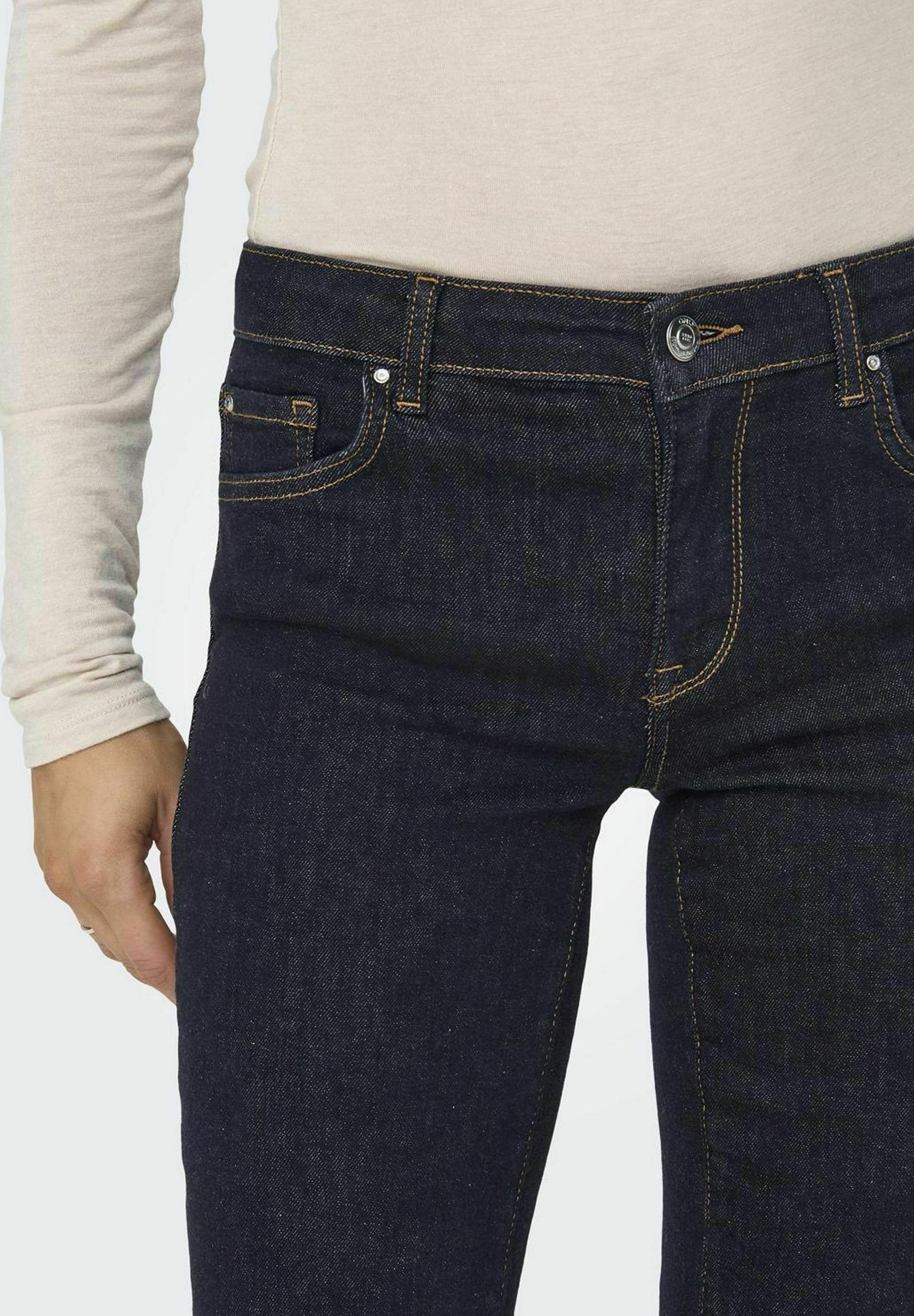  SLIM-FIT Media 6