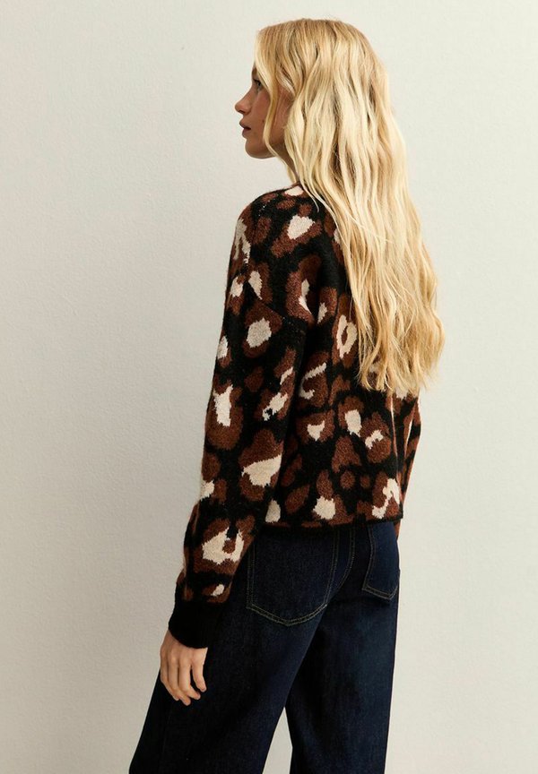 New Look ANIMAL PATTERNED CREW NECK
