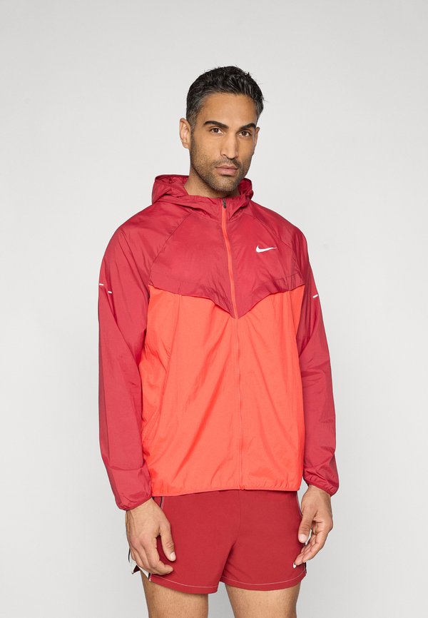 Nike Performance M NK UV RPL STRIDE JACKET - Running jacket - team crimson/crimson/reflective silver-coloured