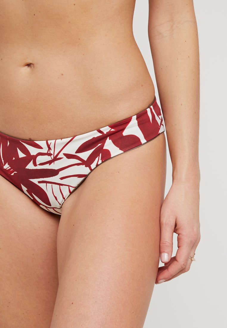 Max Mara Leisure
