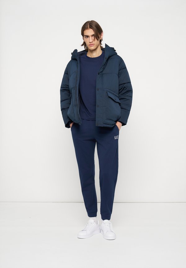 EA7 Emporio Armani