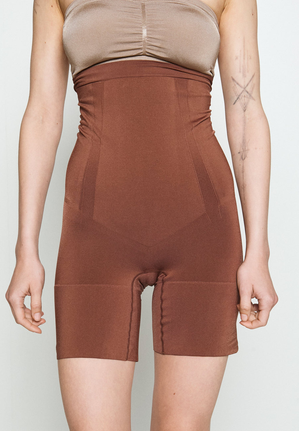 Spanx ONCORE HIGH WAIST MID THIGH SHORT