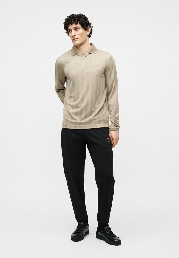 EA7 Emporio Armani TRAIN SOCCER