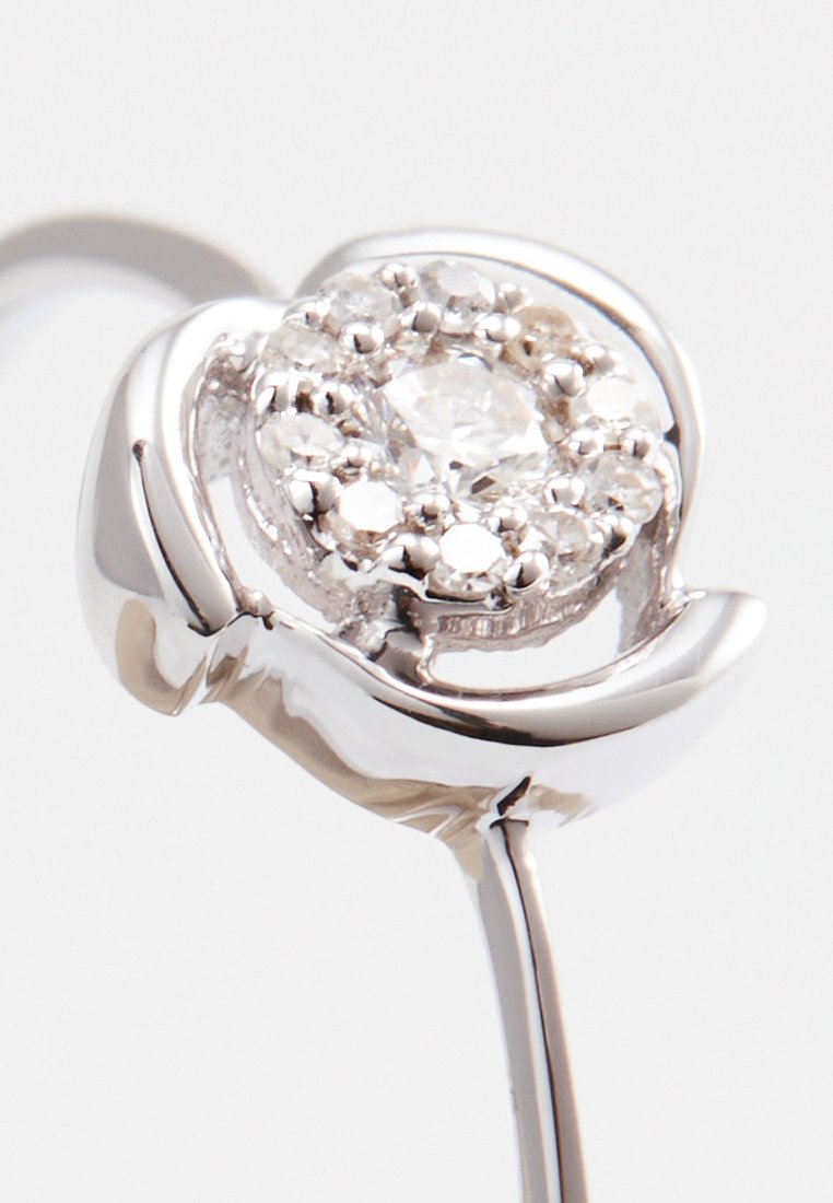 Le Diamantaire 0.08 CT DIAMOND